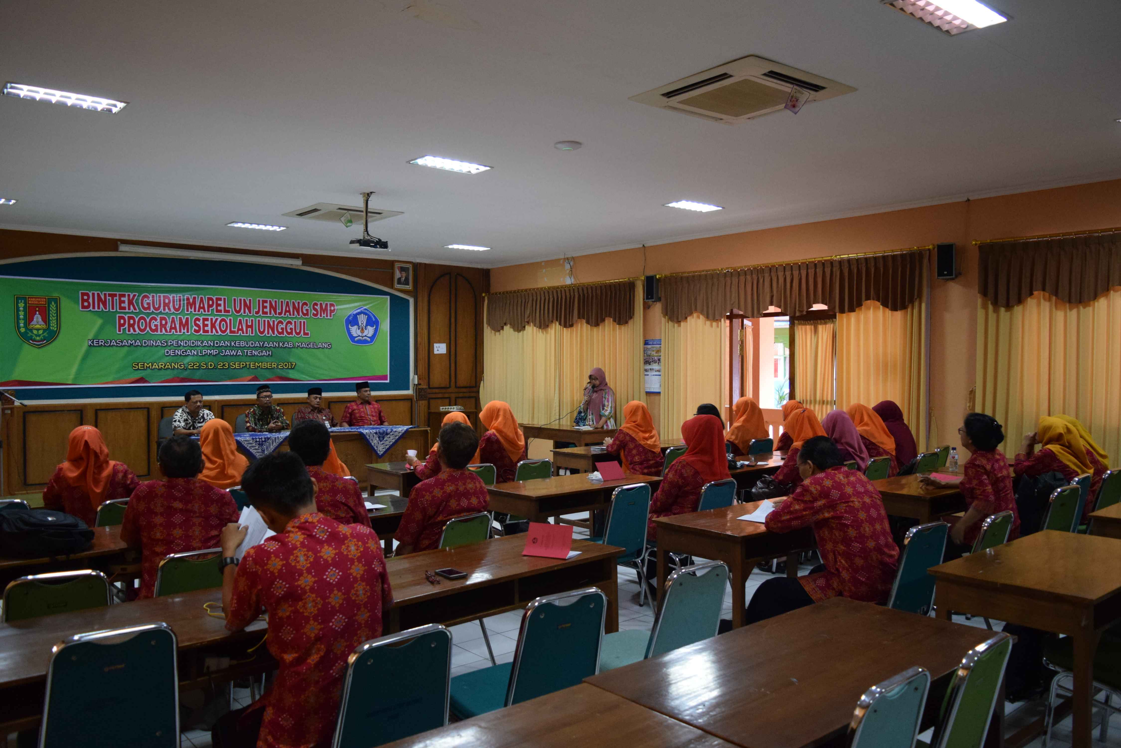 penyusunan soal HOTS